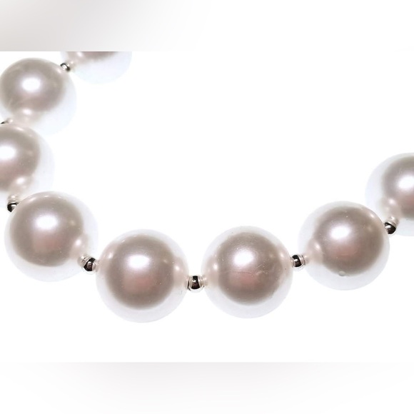 Vintage huge faux pearl & glass beaded 19"-23" necklace. - Picture 2 of 3